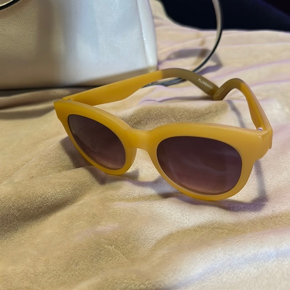 COPY - Toms sunglasses - Picture 1 of 8